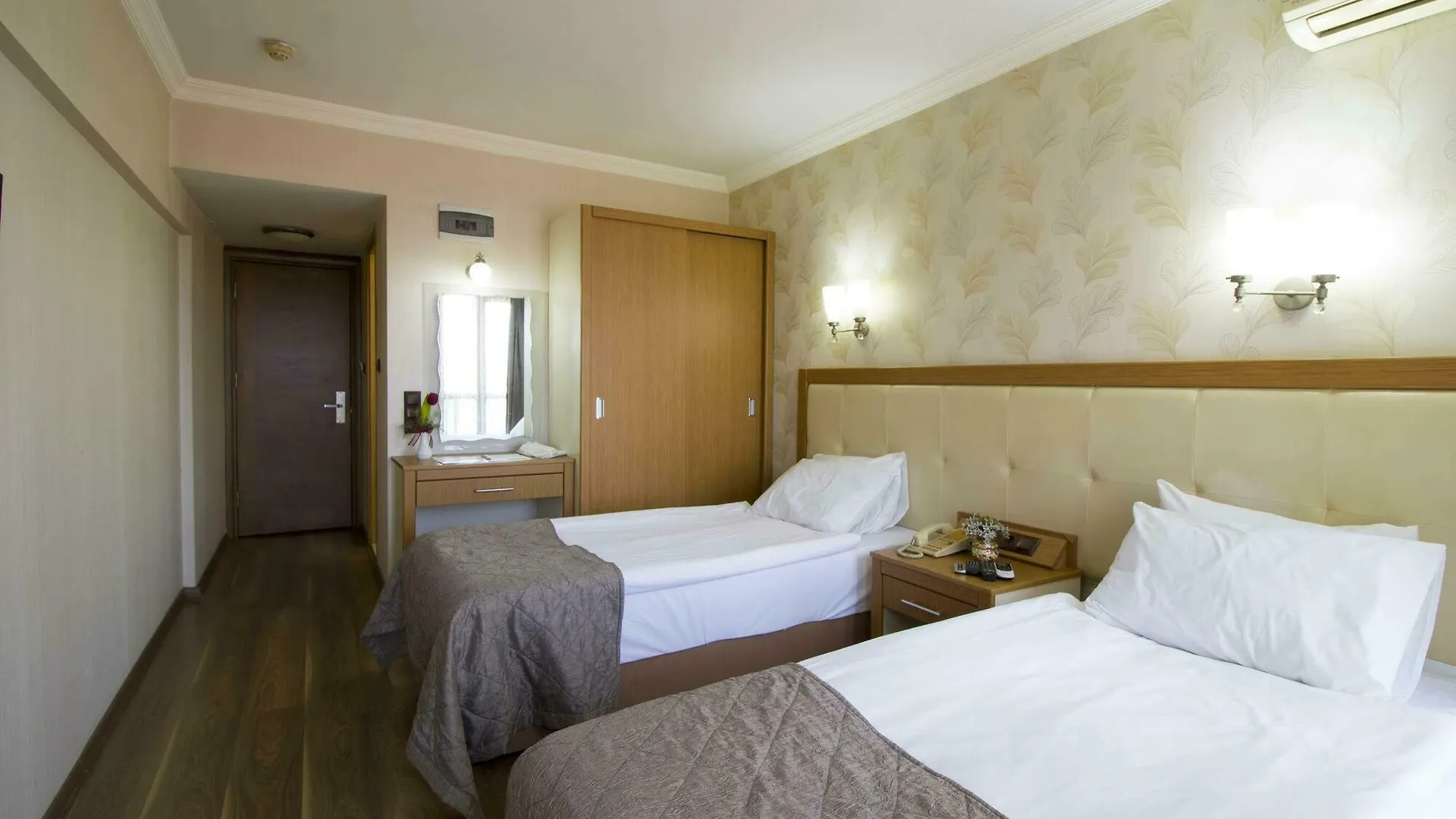 Hotel Kocaman İzmir 3*,